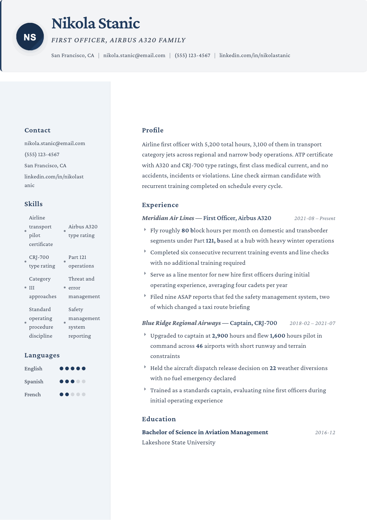 Airline Pilot resume example, Formal template