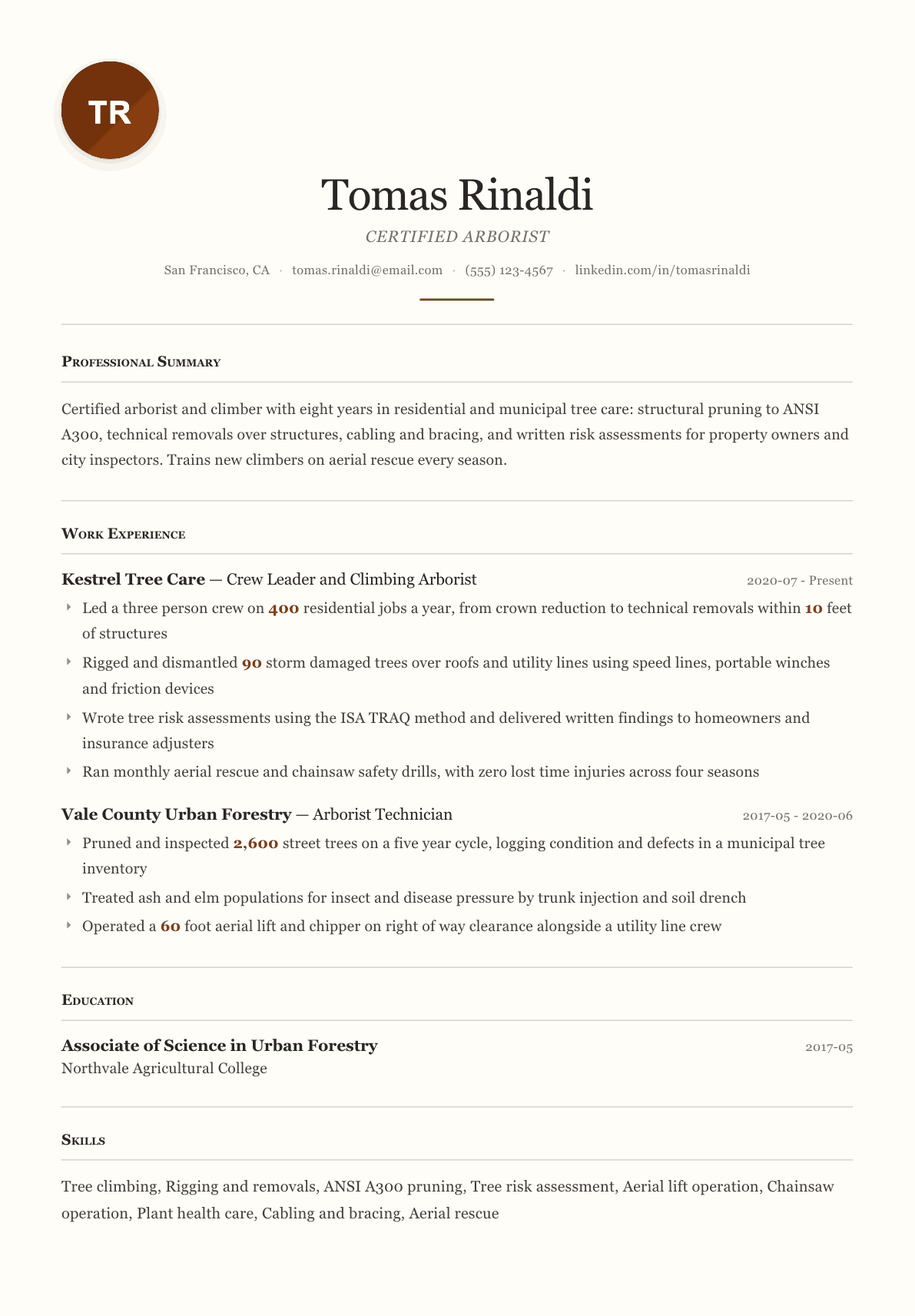 Arborist resume example, Paris template