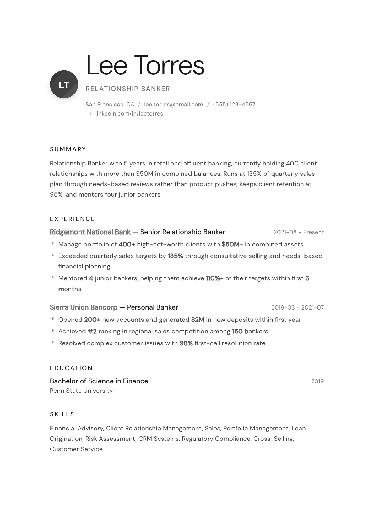 Banker resume example, Whisper template