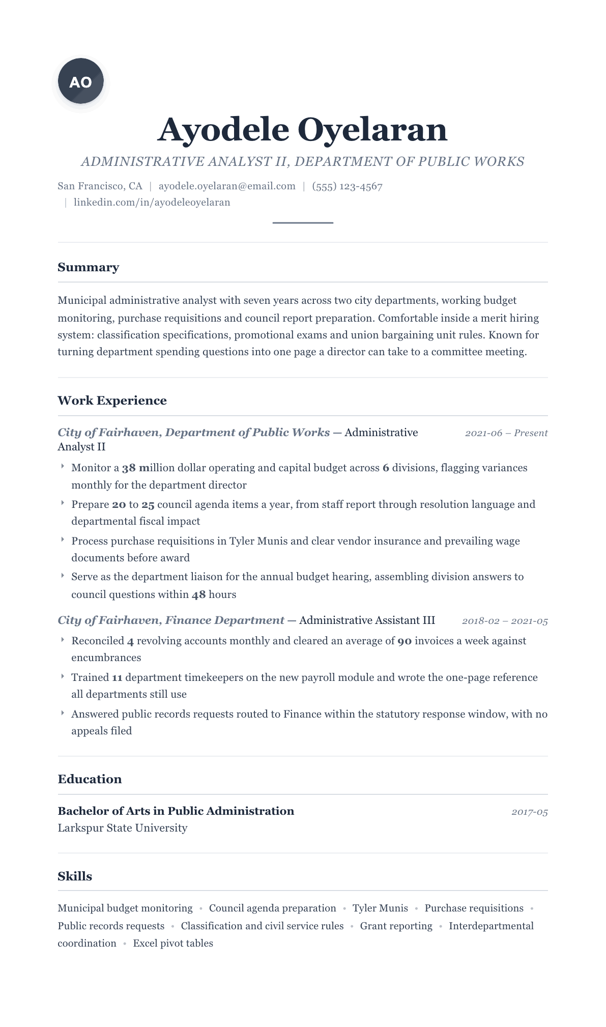 City Employee resume example, Classic template