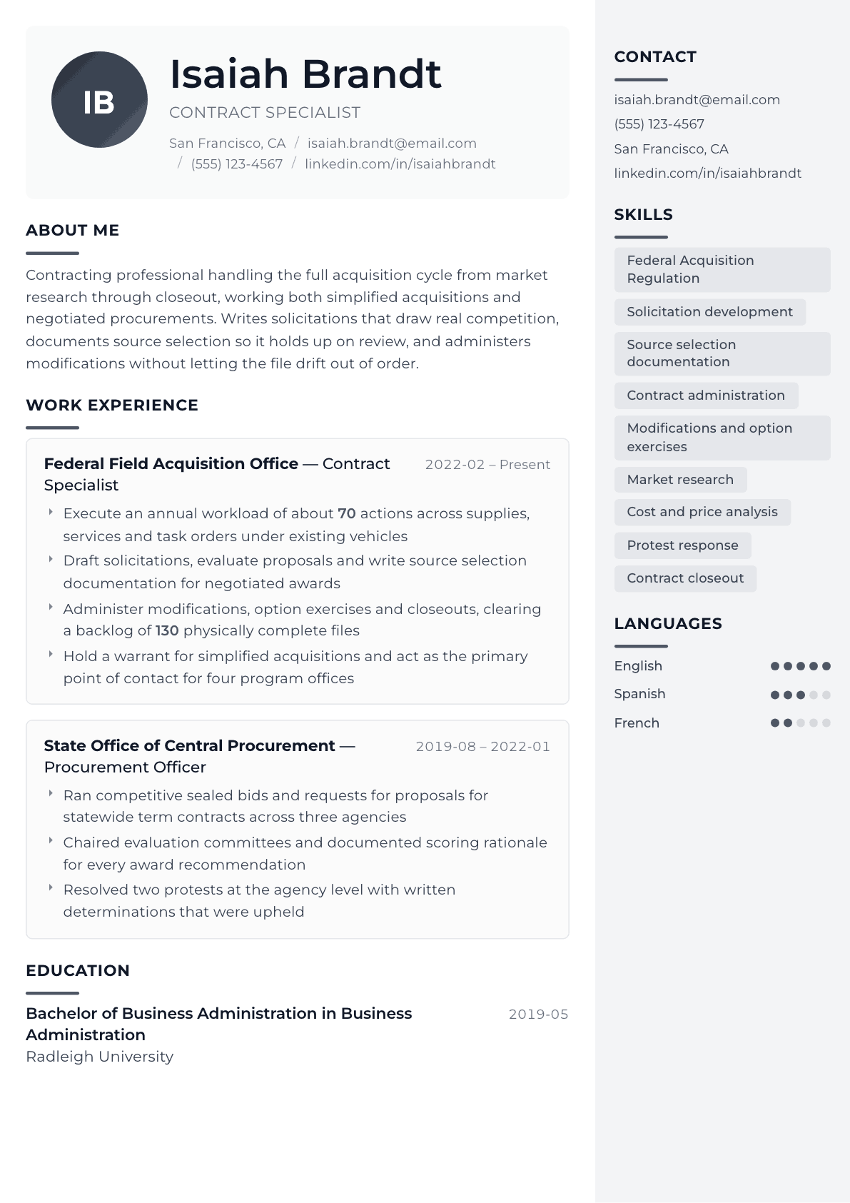 Contract Specialist Government resume example, Metropolitan template