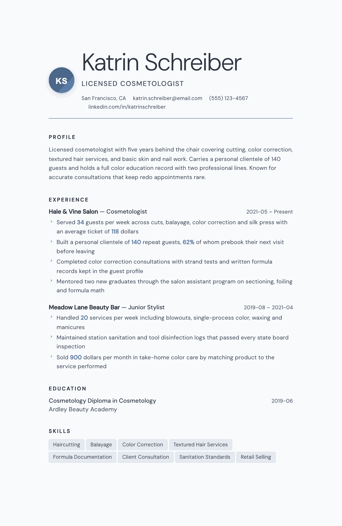 Cosmetologist resume example, Nordic template