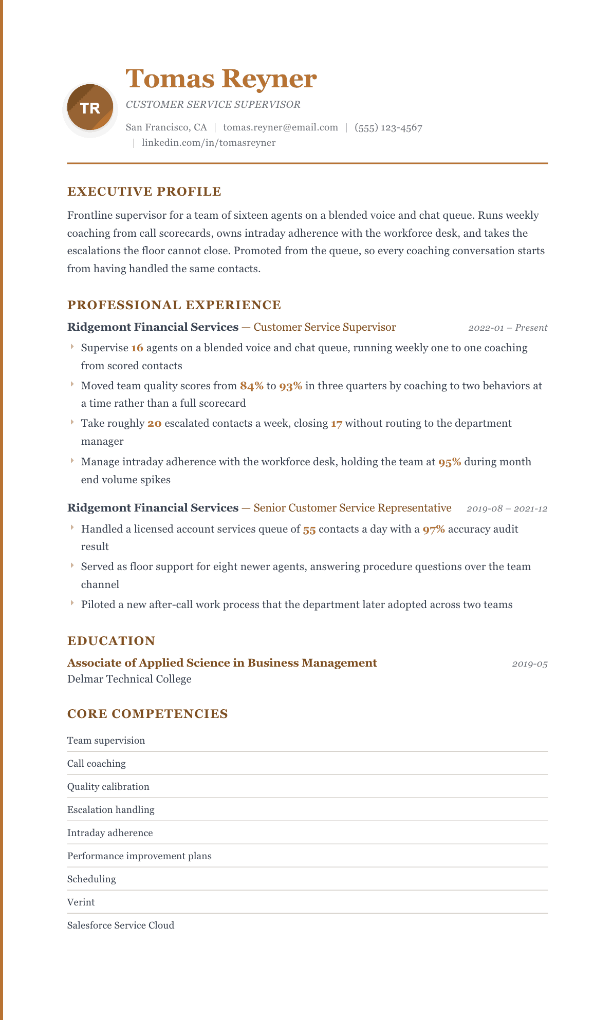 Customer Service Supervisor resume example, Regency template