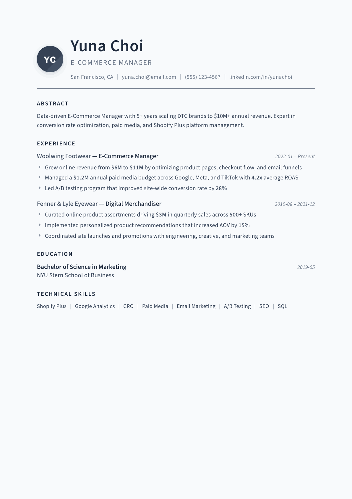 E-Commerce Manager resume example, Thesis template