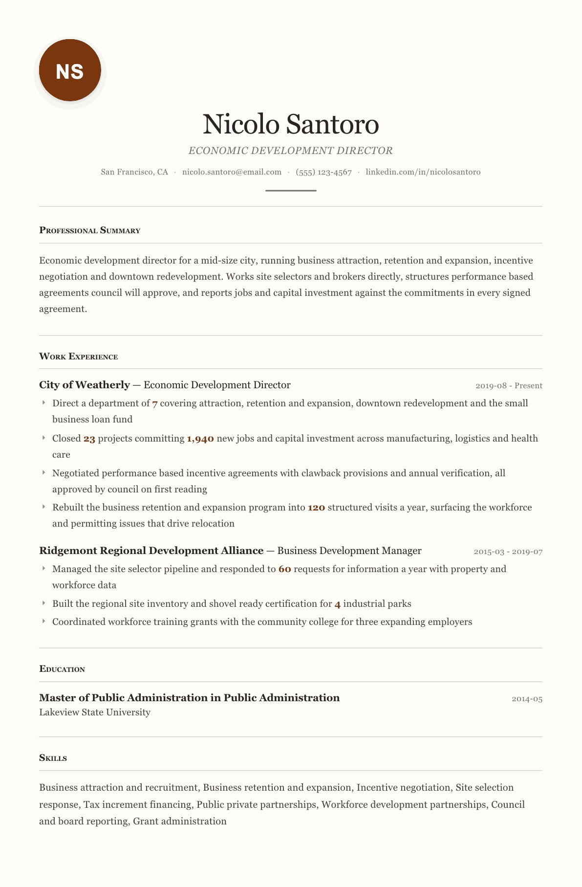 Economic Development Director resume example, Paris template