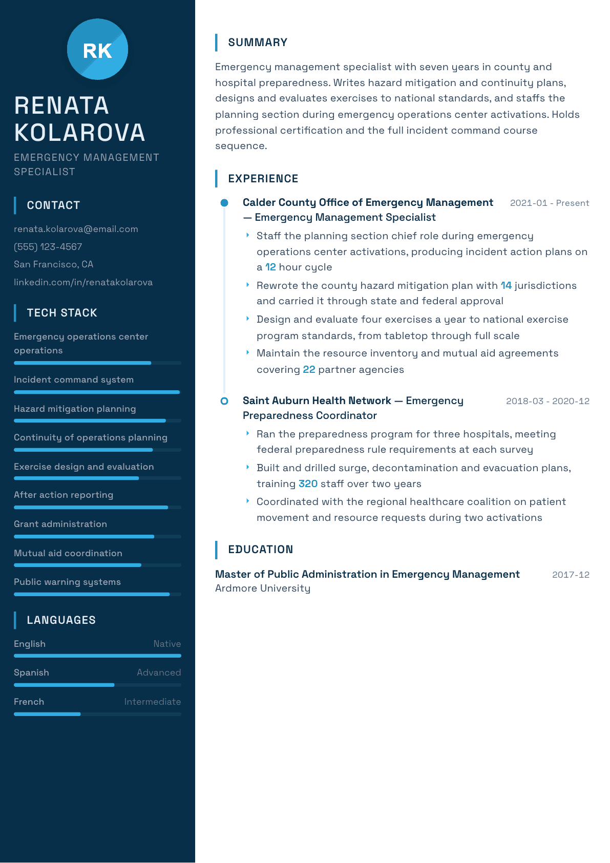 Emergency Management Specialist resume example, Circuit template
