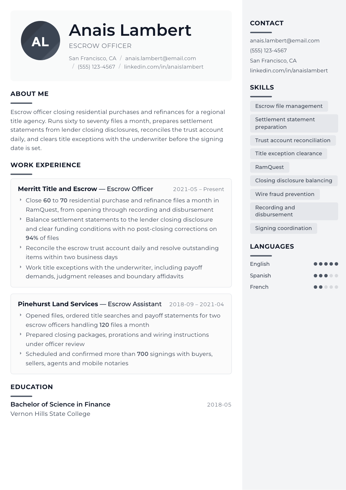 Escrow Officer resume example, Metropolitan template