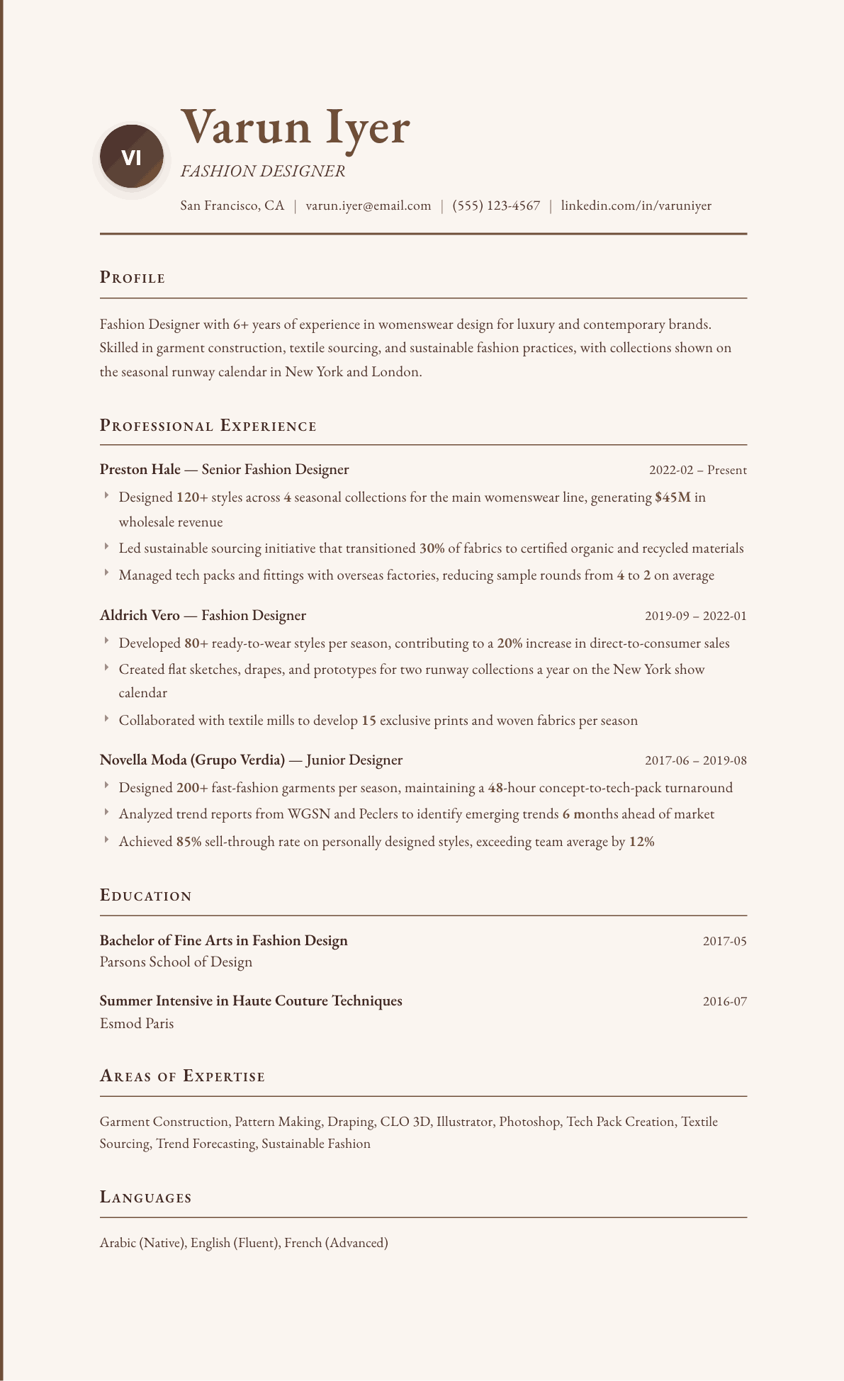 Fashion Designer resume example, Vintage template