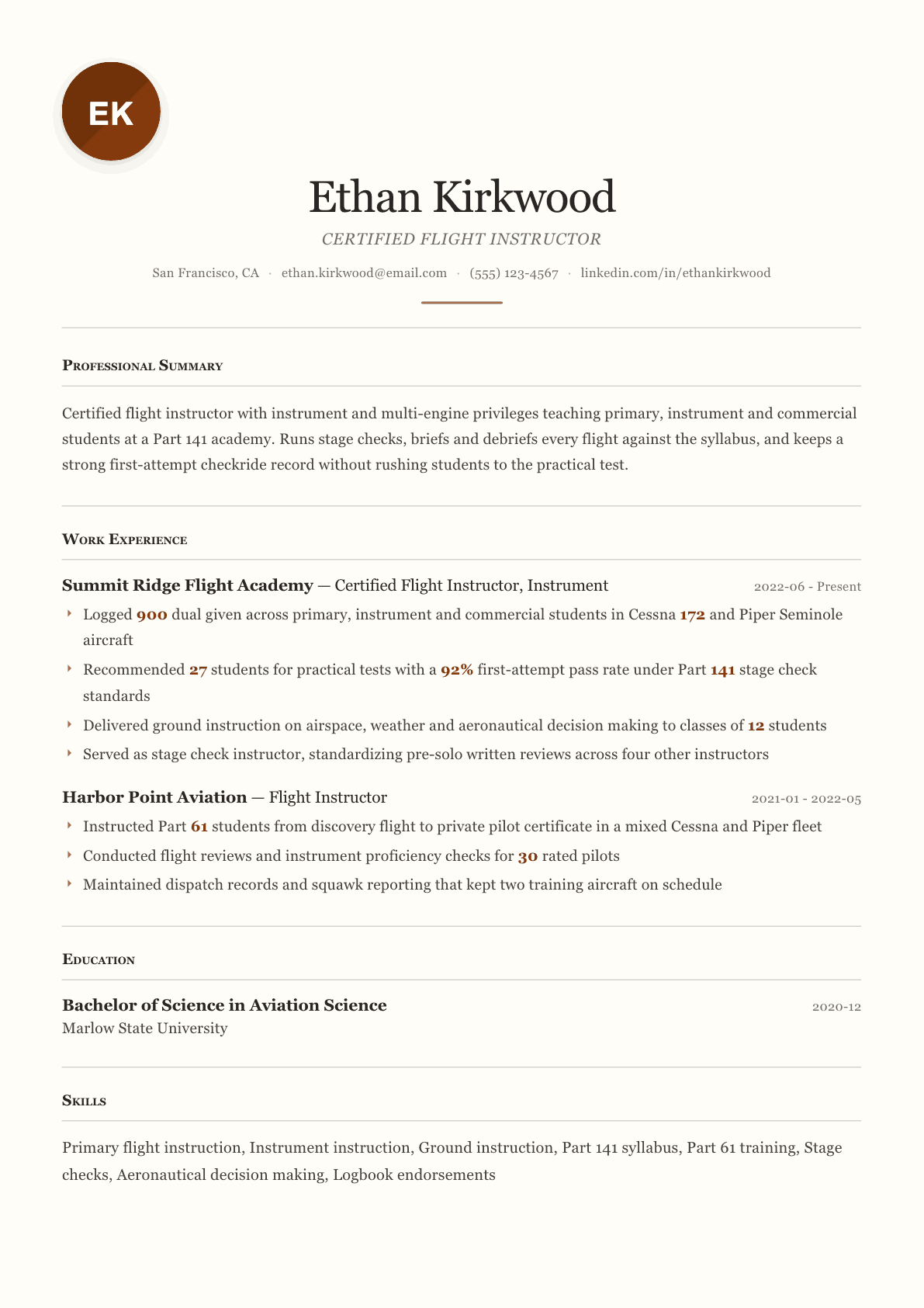 Flight Instructor resume example, Paris template
