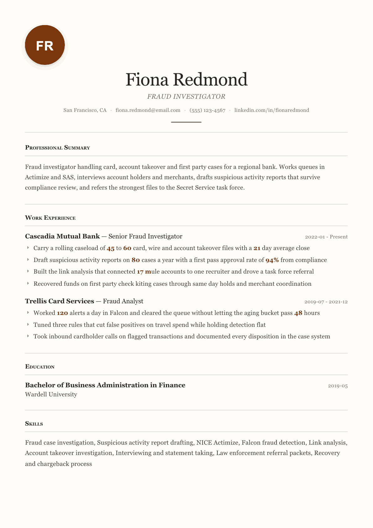 Fraud Investigator resume example, Paris template