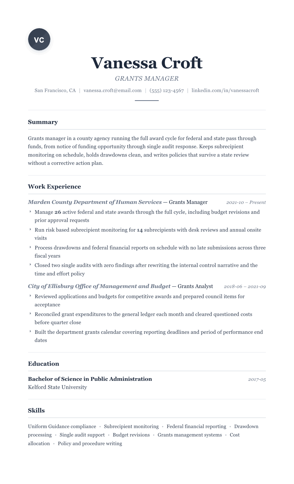 Grants Manager Government resume example, Classic template