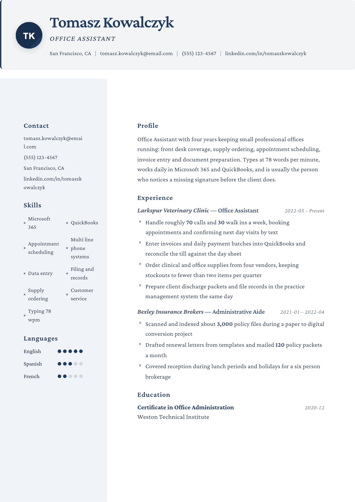 Office Assistant resume example, Formal template