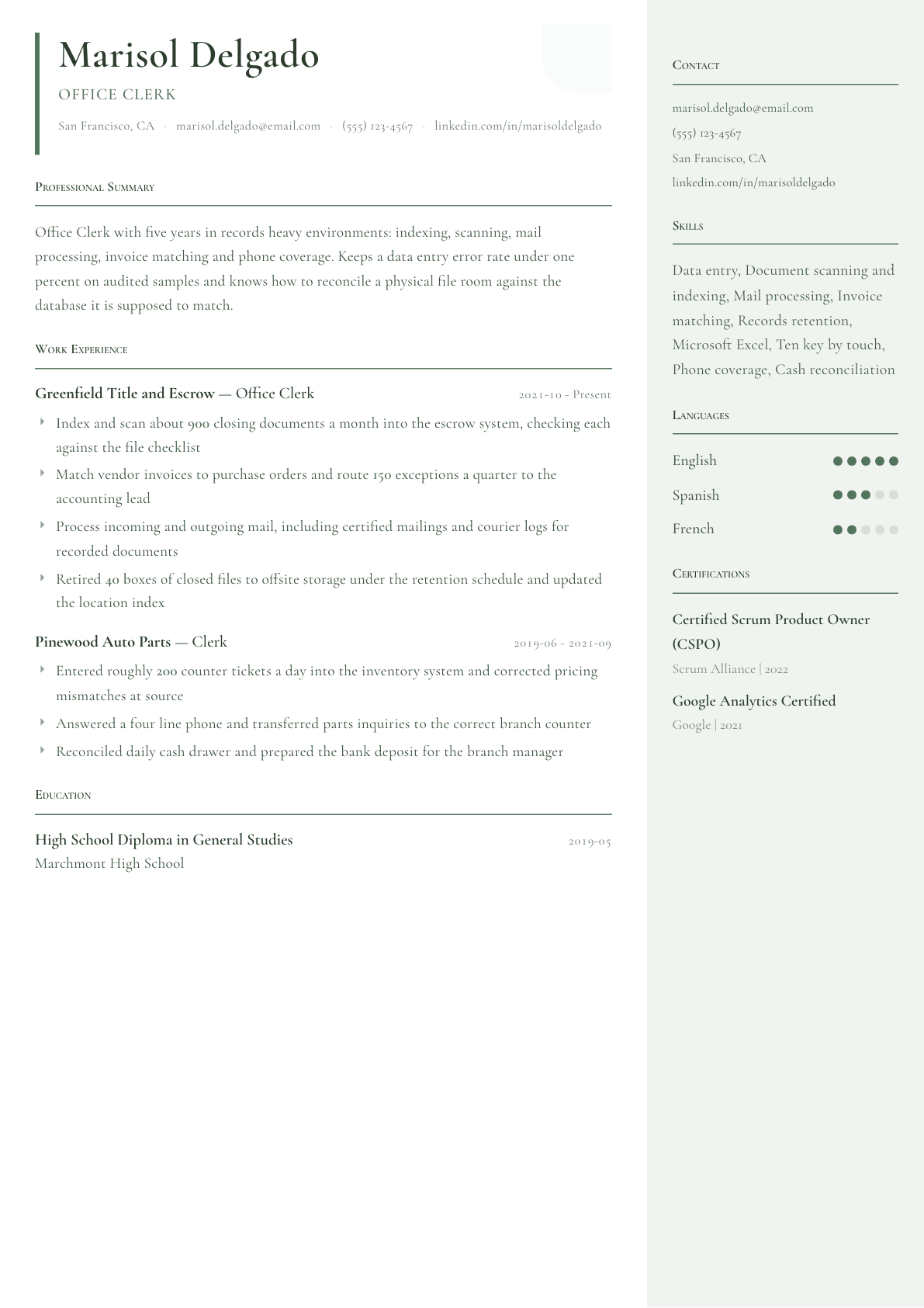 Office Clerk resume example, Copenhagen template