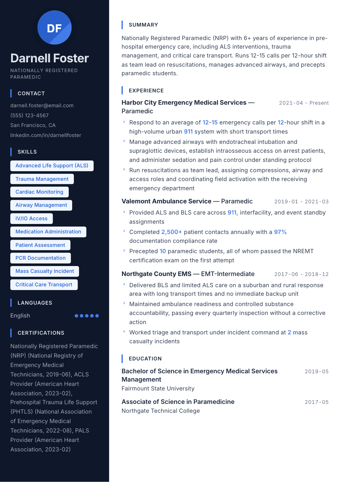 Paramedic resume example, Midnight Sapphire template