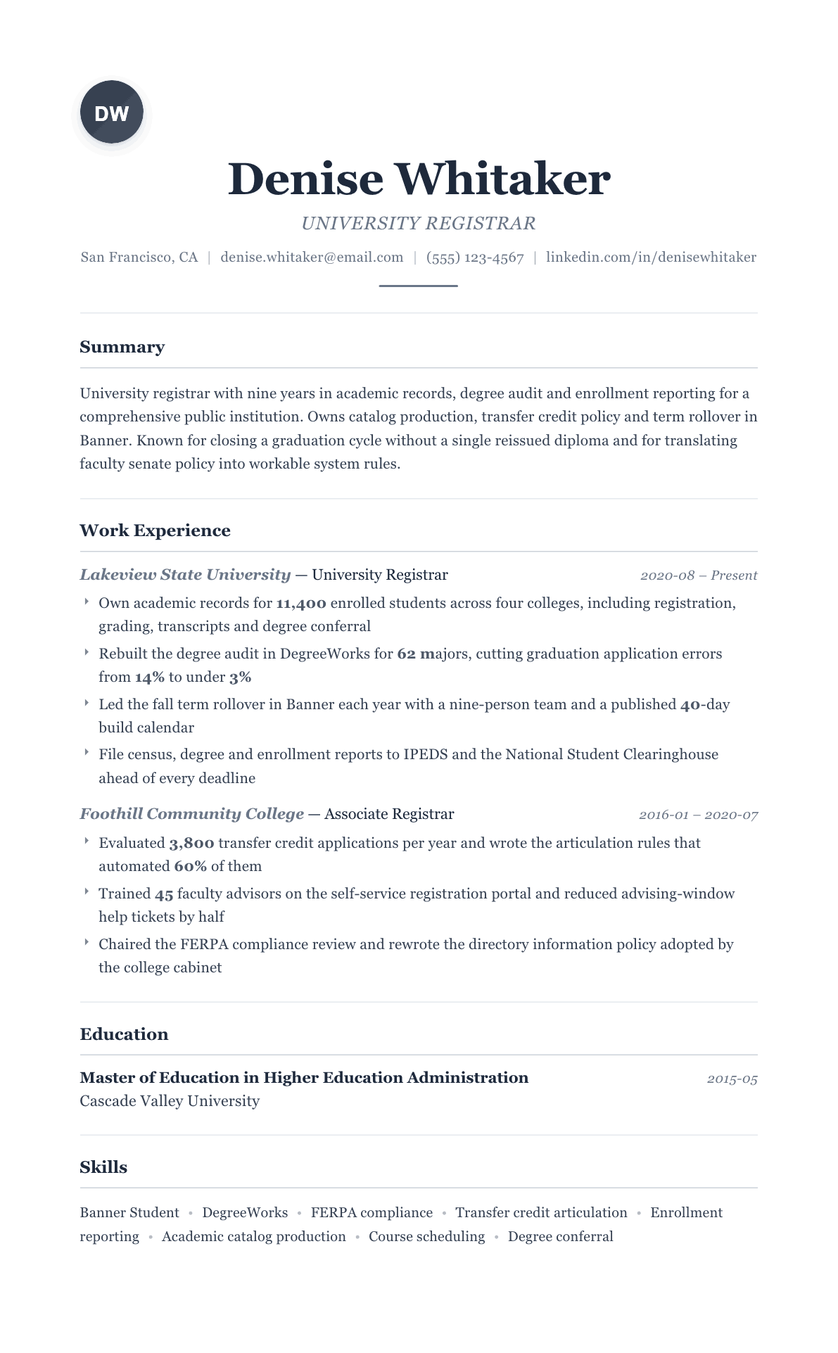 Registrar resume example, Classic template