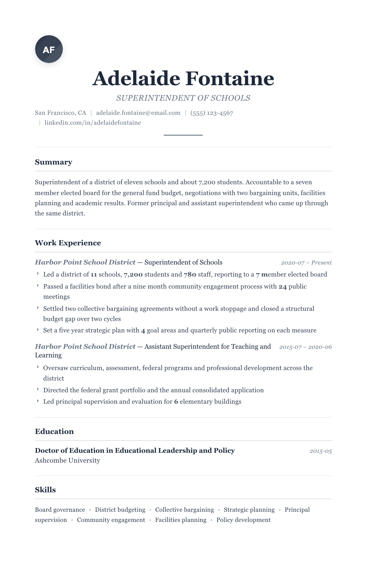 Superintendent resume example, Classic template