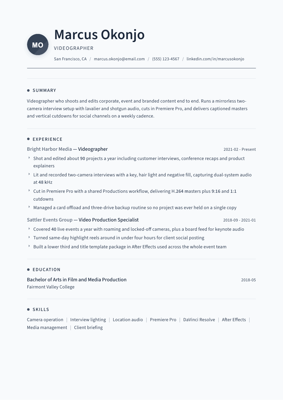 Videographer resume example, Thread template