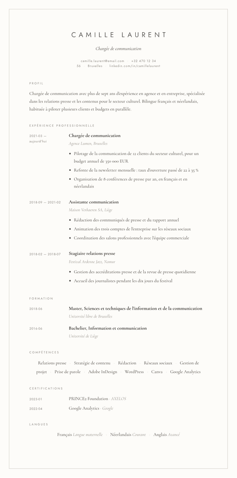 Modèle de CV simple Vellum